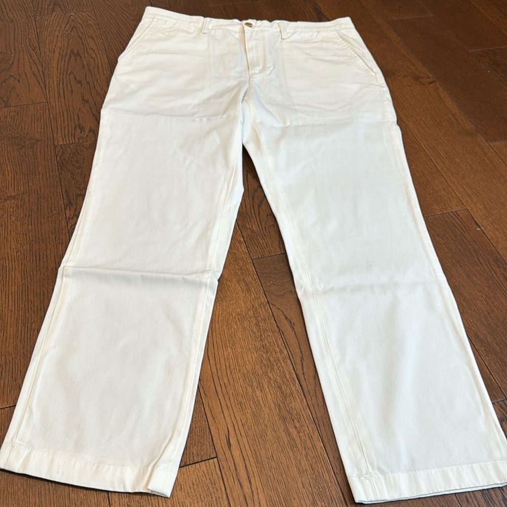 Club Room. Men’s white pants. NWT.